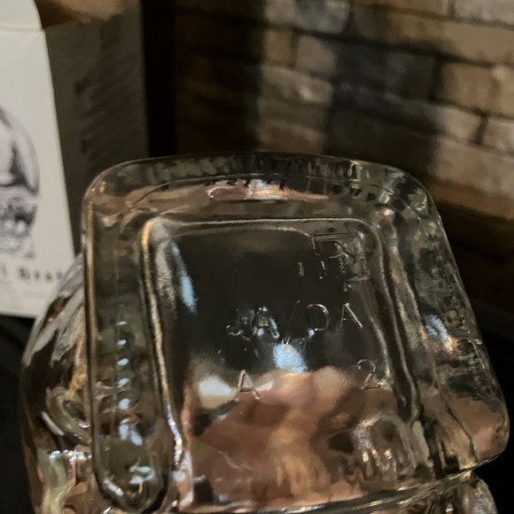 💀DAN AKROYD CRYSTAL HEAD SKULL DECANTER W/ORIGINAL BOX, BOTTLE HAD DA ON BOTTOM - Picture 6 of 12